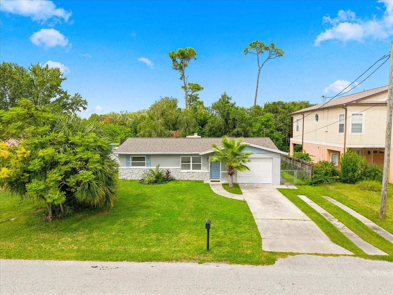 Property Photo:  8223 Gulf Way  FL 34667 