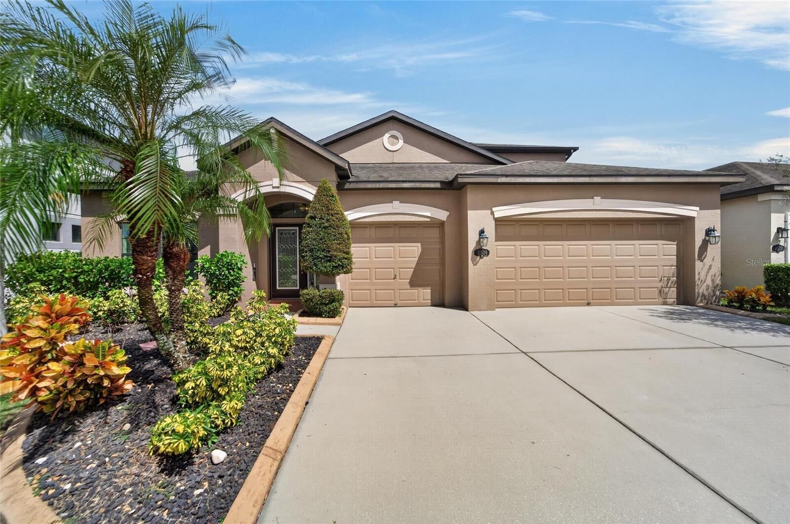 Property Photo:  11520 Scarlet Ibis Place  FL 33569 