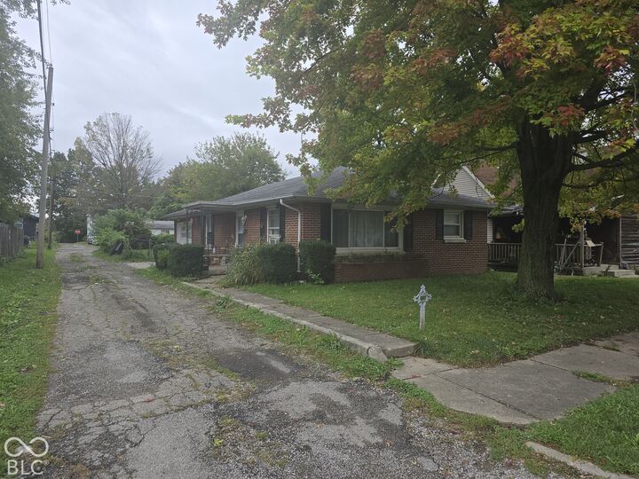 Property Photo:  1126 E 28th Street  IN 46016 