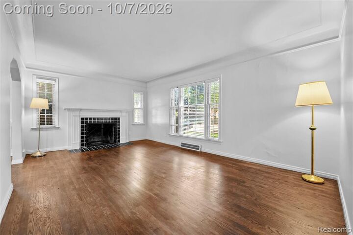Property Photo: 3963 Yorkshire Road MI 48224 2393