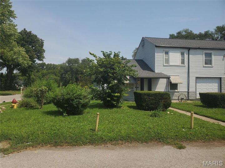 Property Photo:  3601 Summit Avenue  IL 62205 
