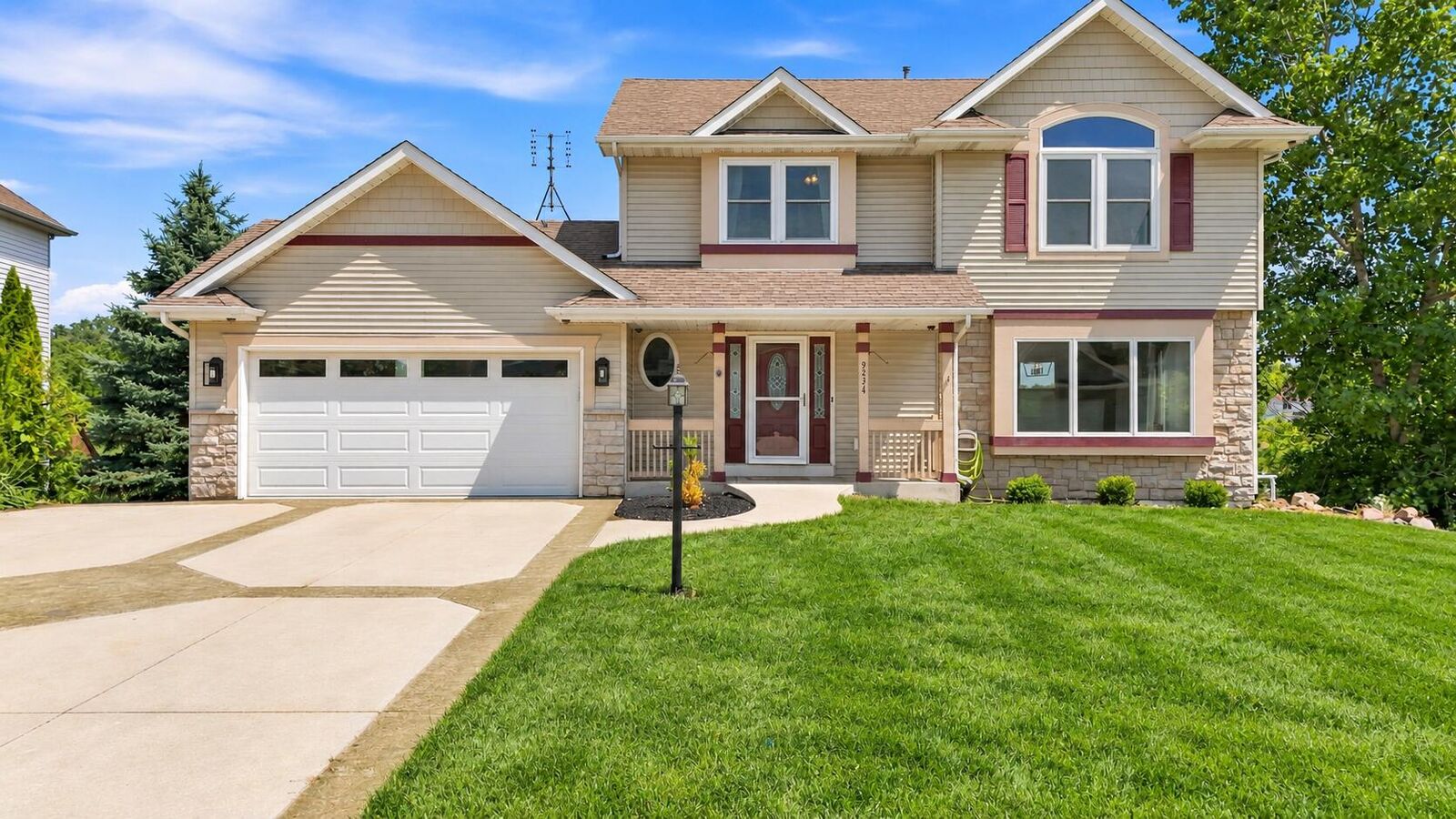 Property Photo:  9334 Millstone Dr  WI 53406 