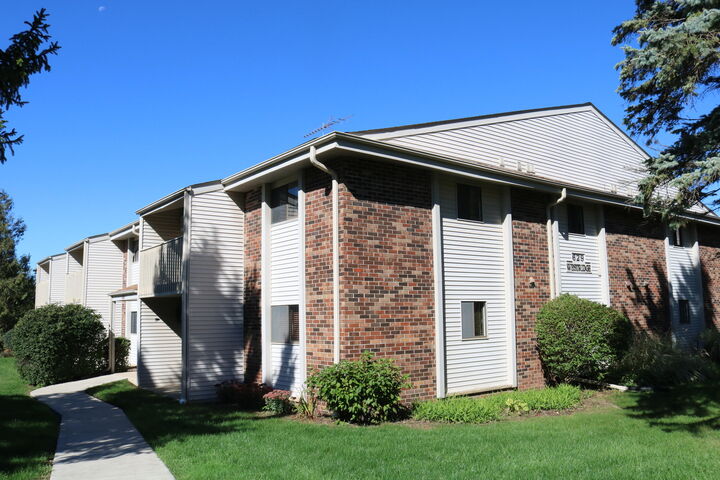 Property Photo: 629 Westridge Dr WI 53095