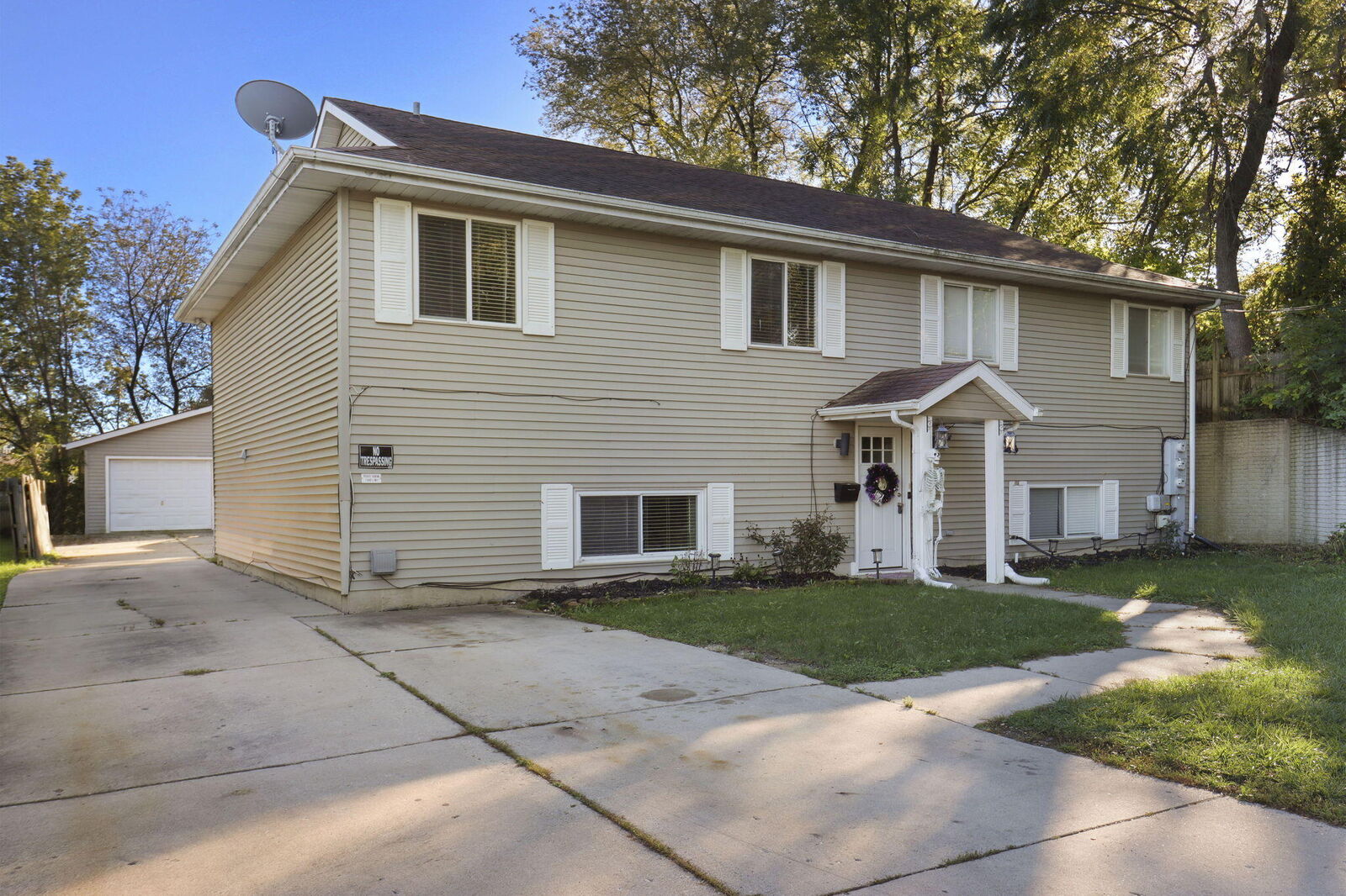 Property Photo:  1023 44th St  WI 53140 