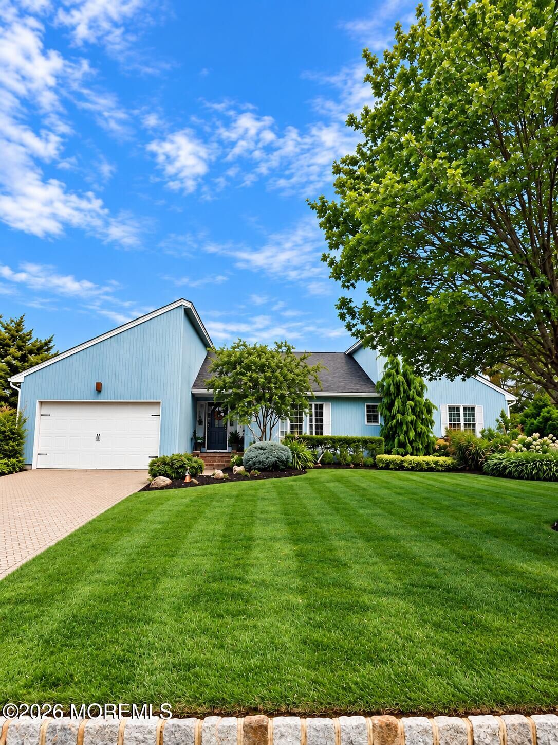 Property Photo:  7 Leeward Court  NJ 07757 