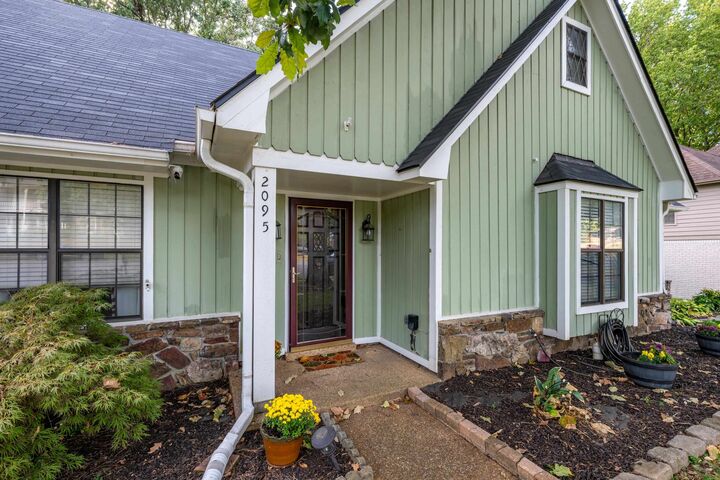 Property Photo:  2095 Kingsrow Pky  TN 38016 
