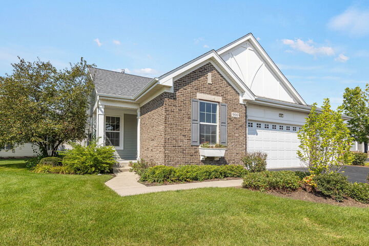 Property Photo: 900 Scottsdale Drive IL 60140