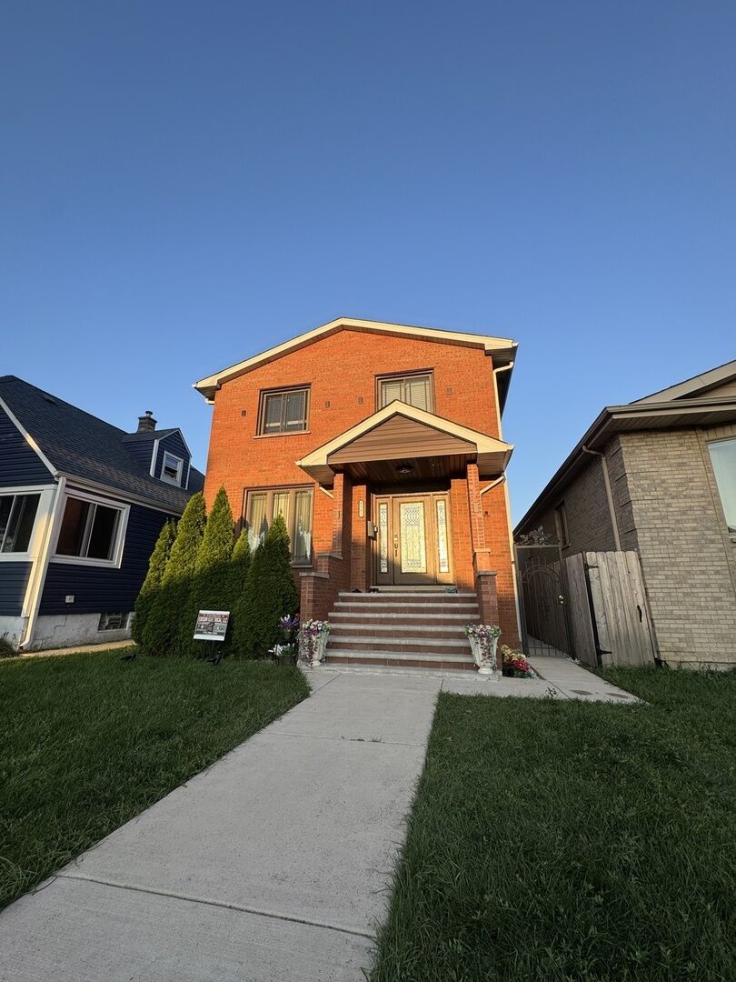 Property Photo:  4507 N New England Avenue  IL 60706 