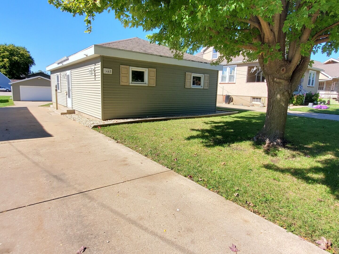 Property Photo: 1445 Tonti Street IL 61301