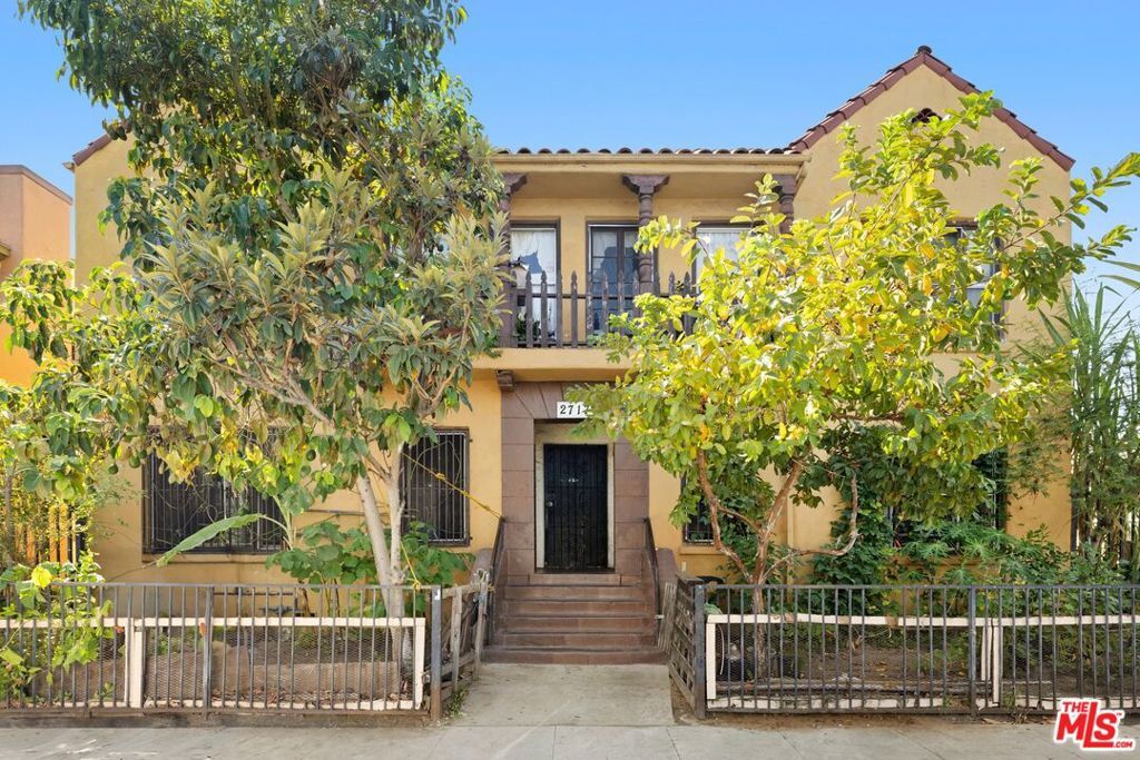 Property Photo:  2717 S Budlong Avenue  CA 90007 