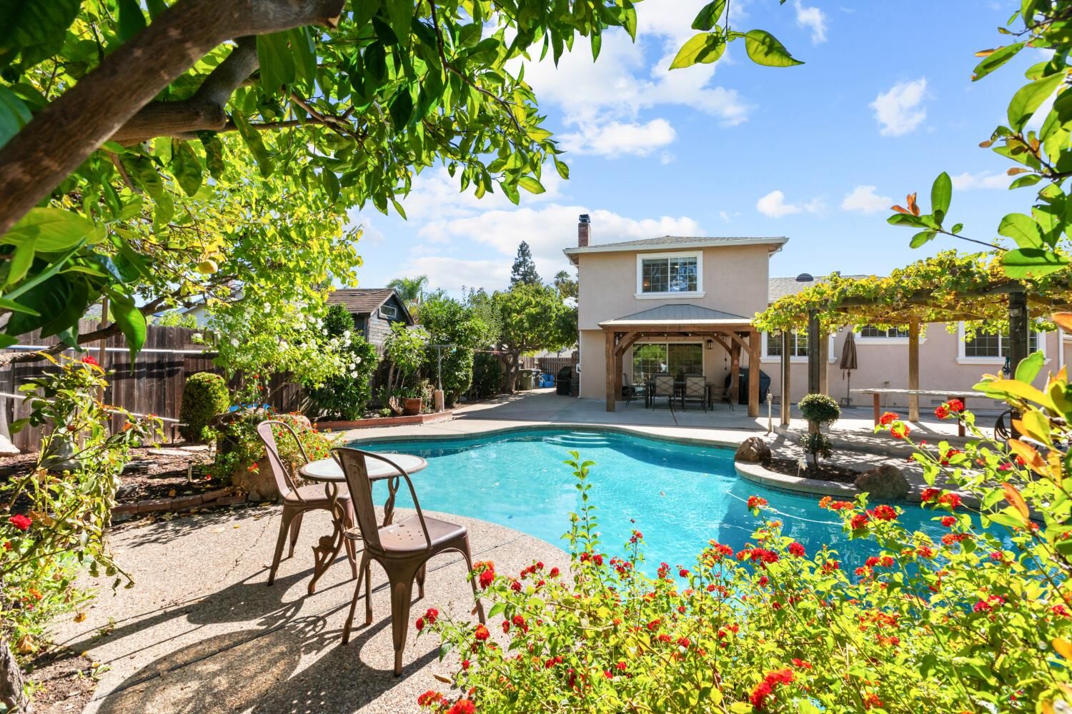Property Photo:  8117 English Oak Way  CA 95610 