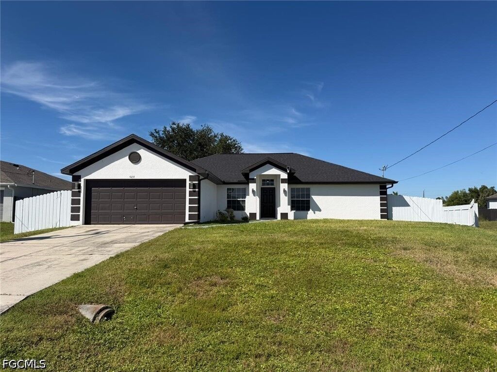 Property Photo:  4237 NE 19th Avenue  FL 33909 