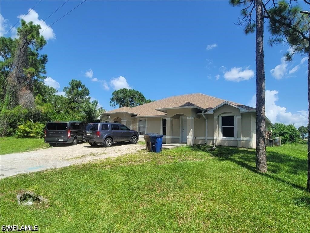 Property Photo:  