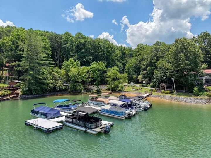 Property Photo:  14 B Breezewood Village  GA 30546 