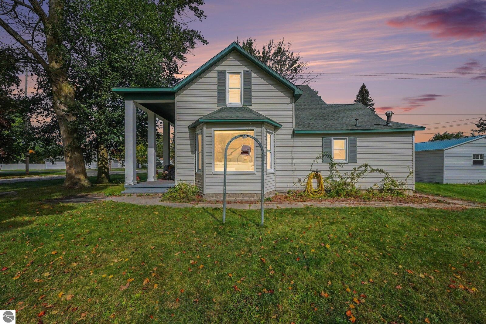 Property Photo:  201 6th Avenue  MI 48763 
