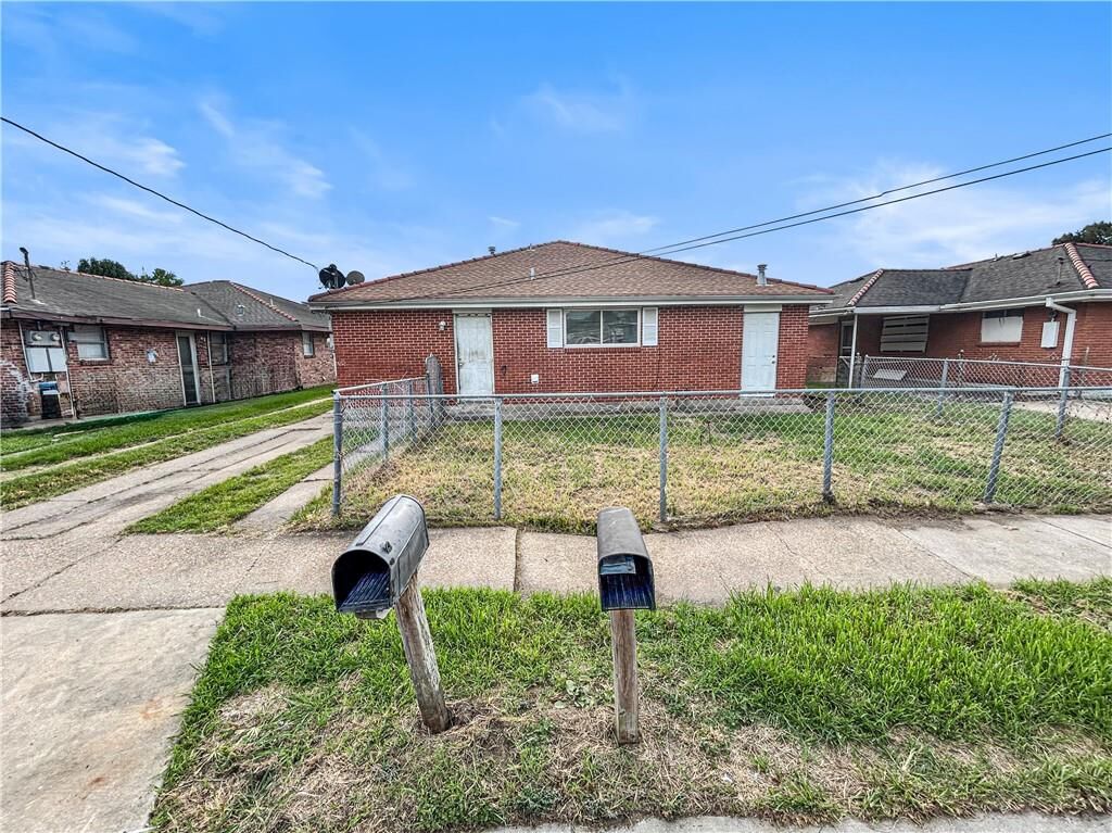 Property Photo: 7936 38 W Laverne Street LA 70126