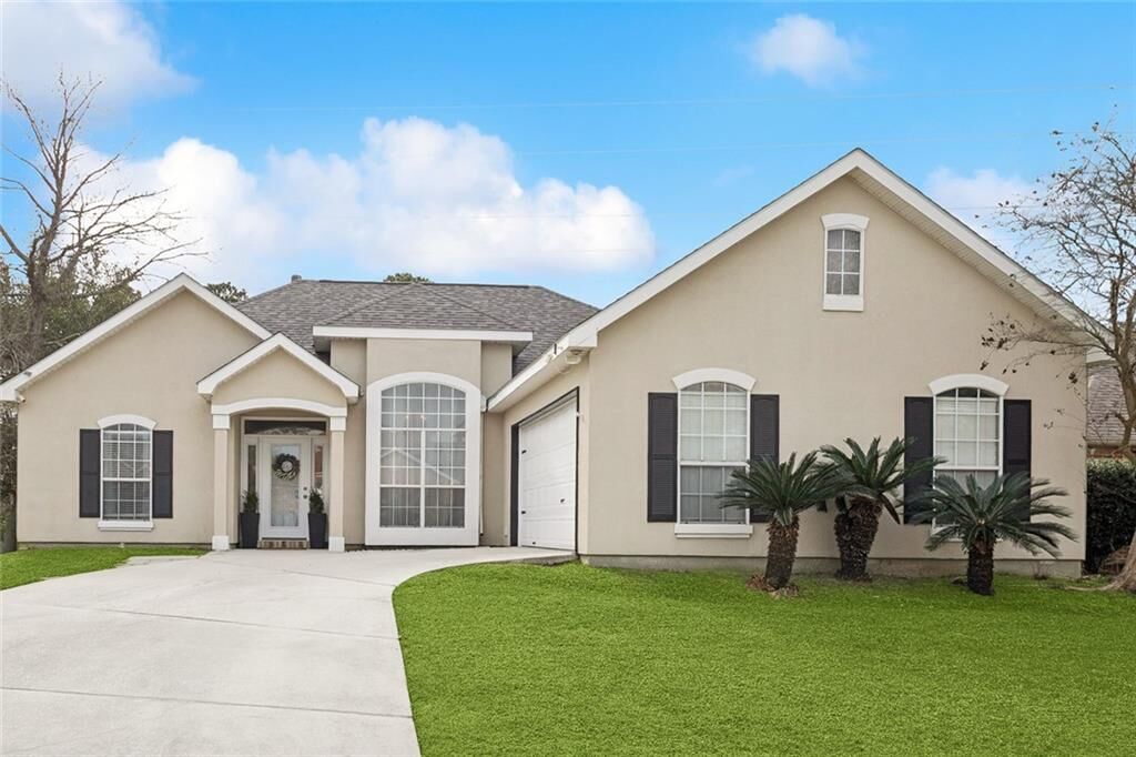 Property Photo:  315 Spartan Loop  LA 70458 
