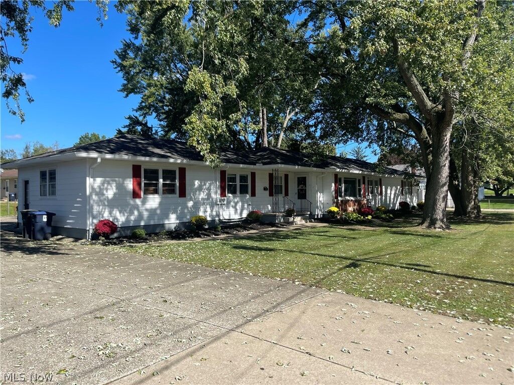 Property Photo: 87 W Woodsdale Avenue OH 44301