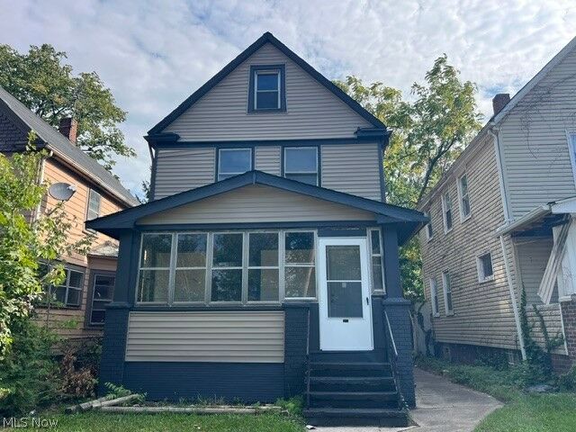 Property Photo: 695 E 157th Street OH 44110