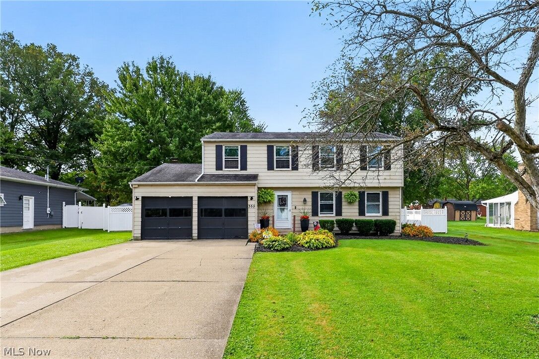 Property Photo:  355 Earl Drive NW  OH 44483 