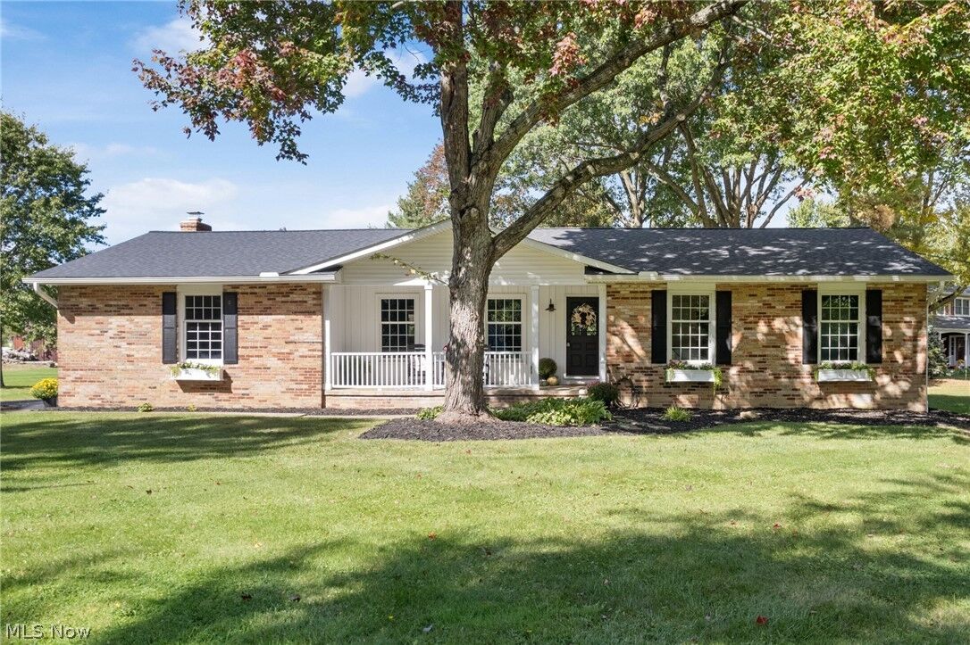 Property Photo: 7566 Wake Robin Drive OH 44236