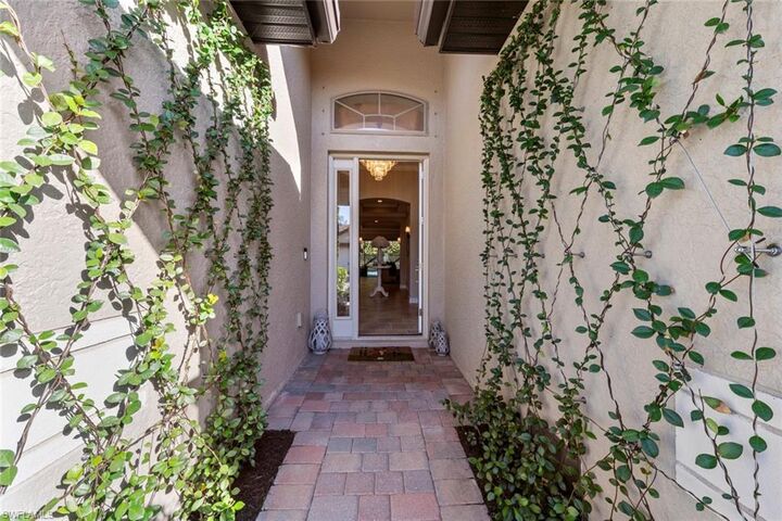 Property Photo: 8712 Westwood Oaks Pl FL 33908