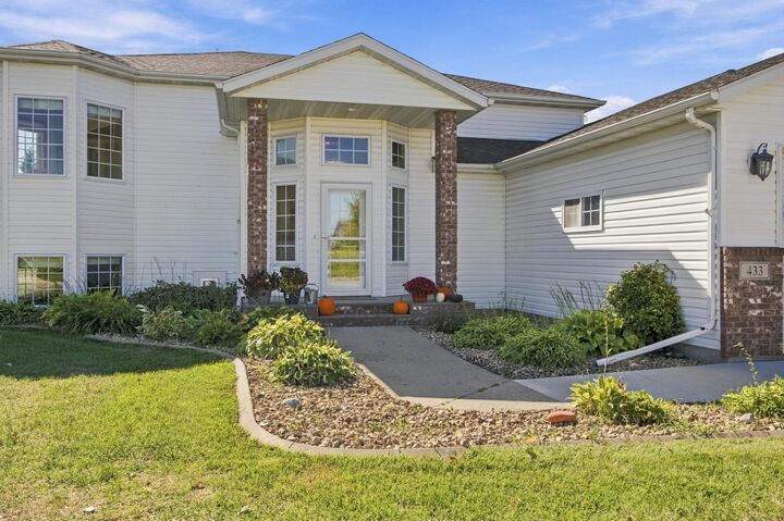 Property Photo: 433 Prescott Lane ND 58078