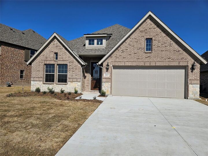 Property Photo: 394 Willie's Court TX 76273