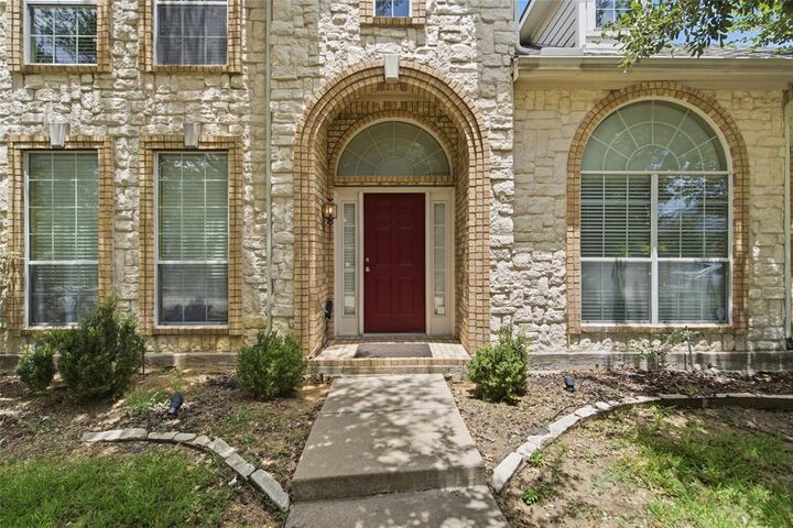 Property Photo: 11117 Silver Horn Drive TX 75033