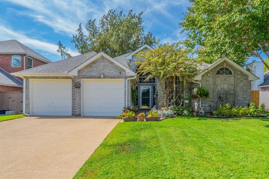Property Photo:  127 Woodcreek Drive  TX 75032 