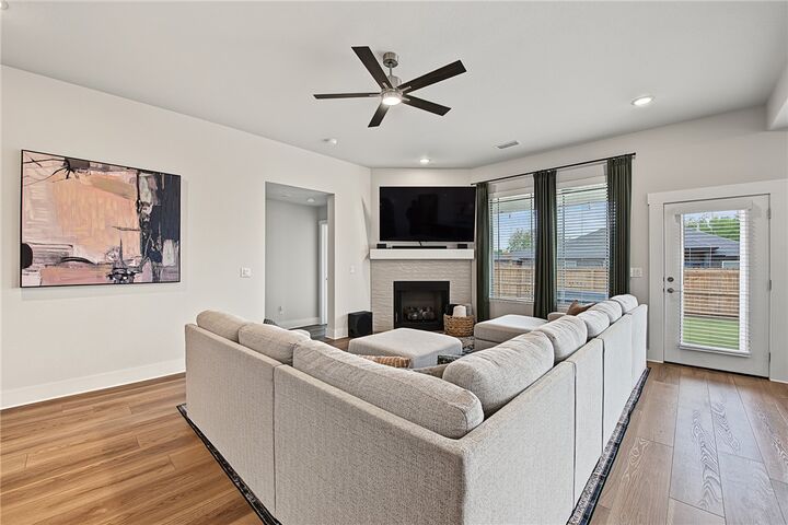 Property Photo: 1029 Glenora Avenue AR 72745