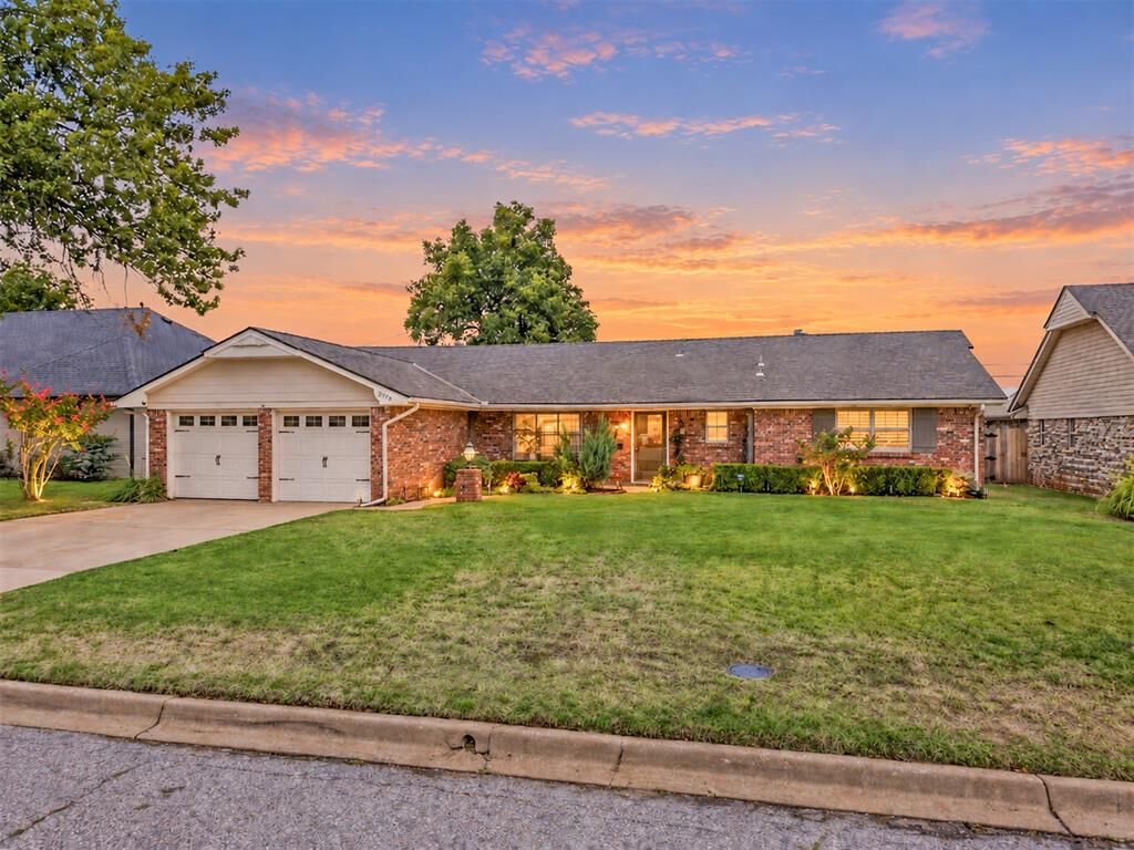 Property Photo: 2709 NW 58th Place OK 73112