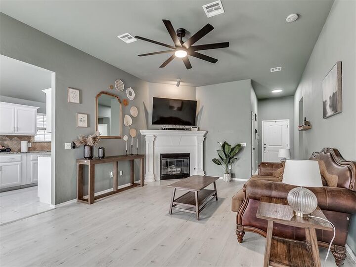 Property Photo: 5610 Clearwater Drive OK 73179