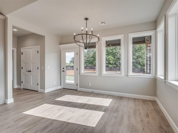 Property Photo:  924 Kyle Drive  OK 73025 