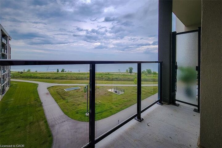 Property Photo:  101 Shoreview Place 401  ON L8E 0K2 