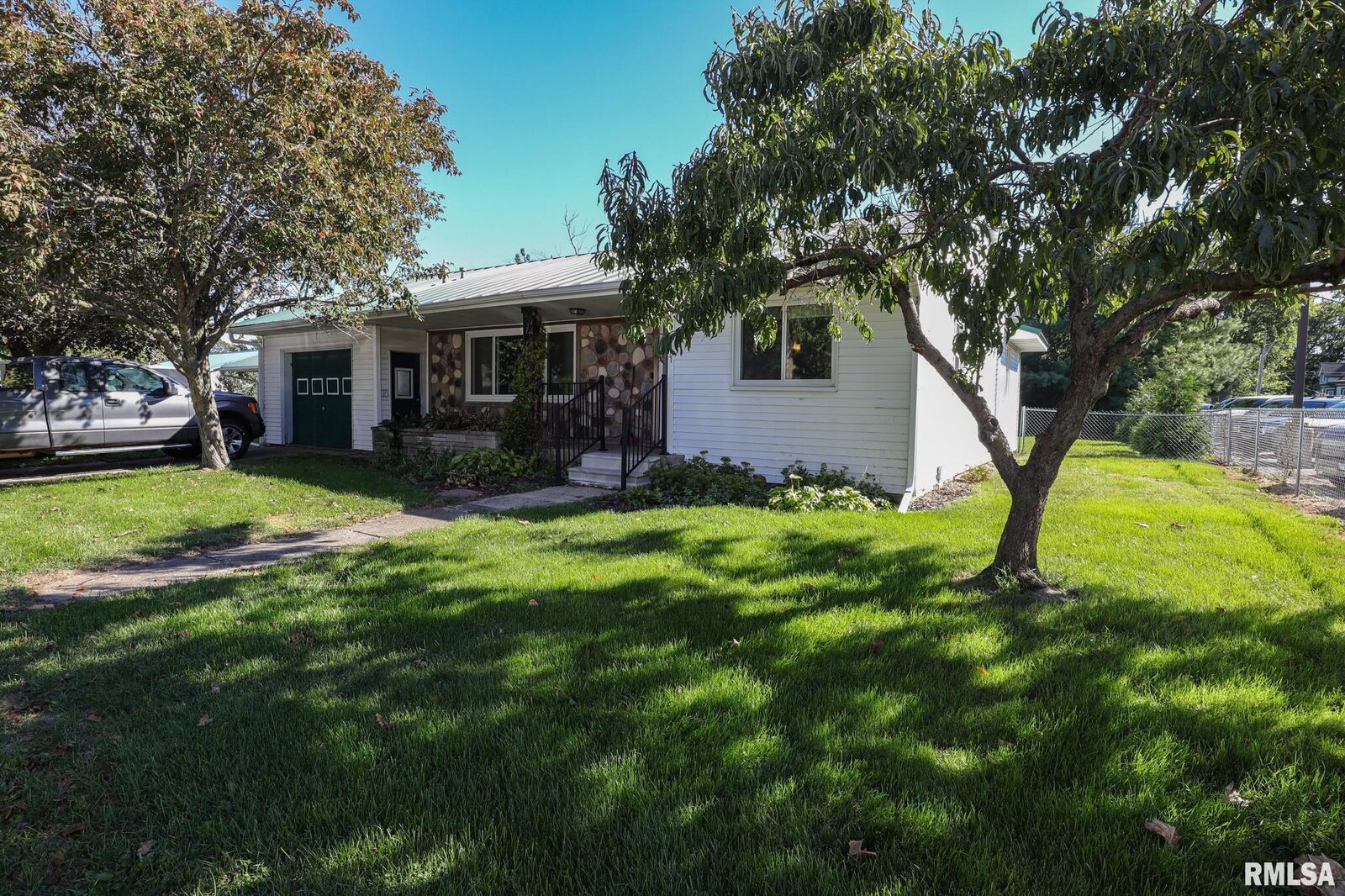 Property Photo: 810 S Spruce Street IL 61734