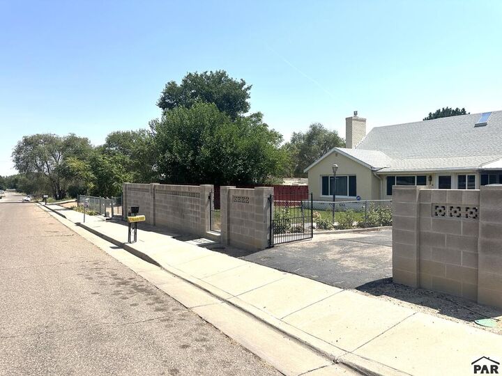 Property Photo:  1518 Beech St  CO 81001 