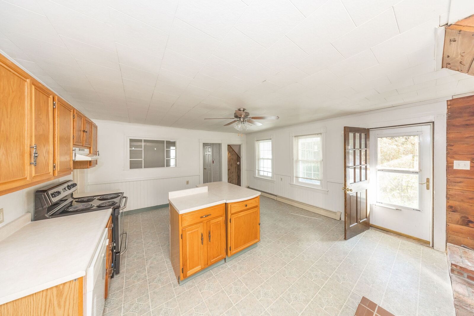 Property Photo: 651 N. Main St. 1 MA 01540