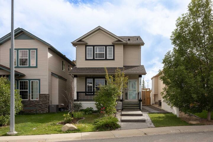 Property Photo:  196 Eversyde Circle SW  AB T2Y 4T4 