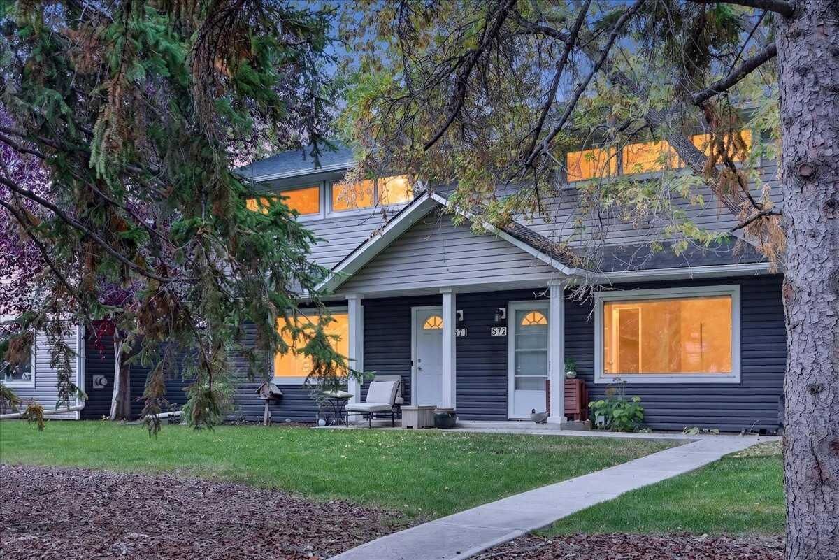 Property Photo:  572 Regal Park NE  AB T2E 0S6 