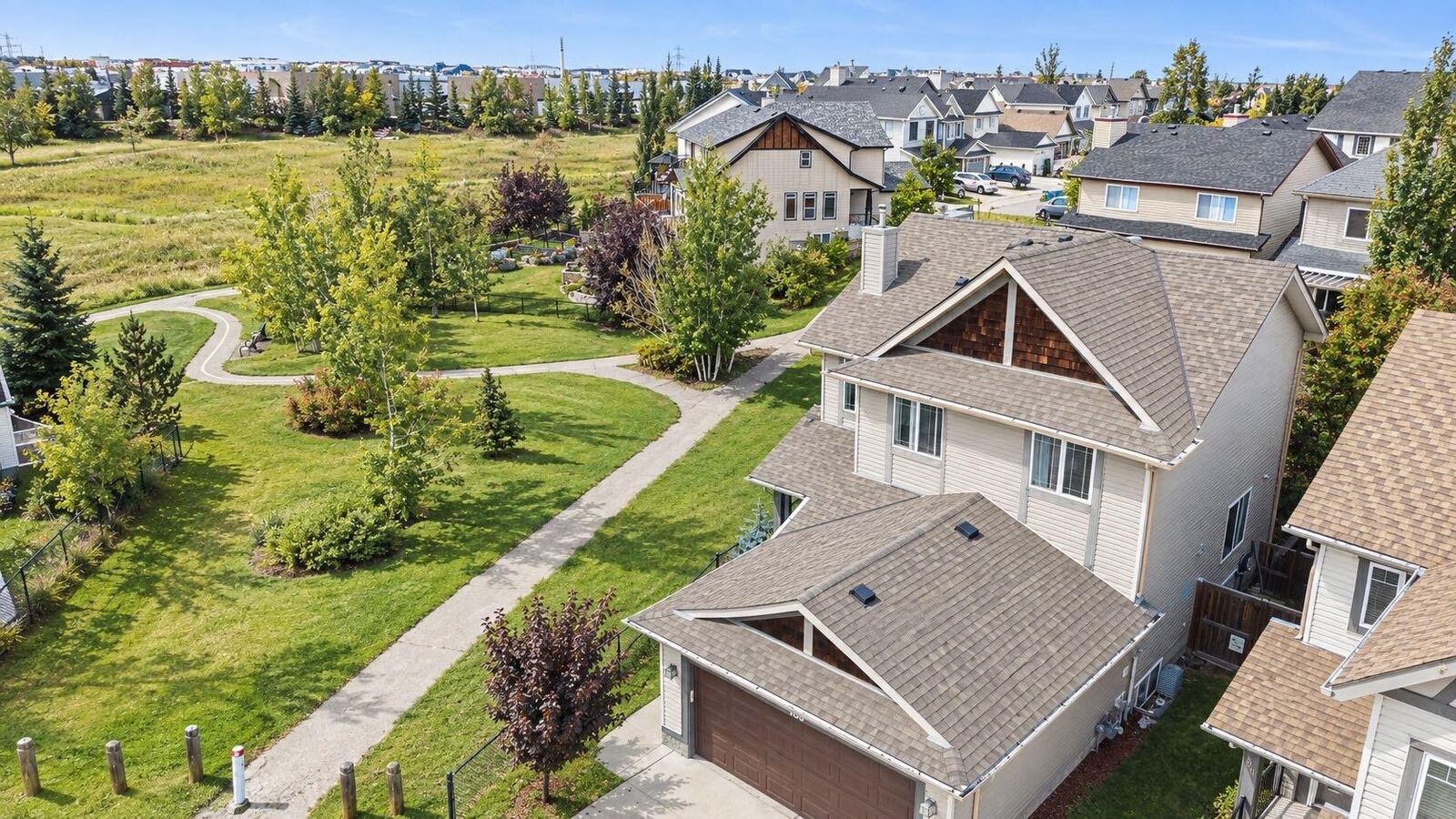 Property Photo:  100 Evansbrooke Landing NW  AB T3P 1G5 