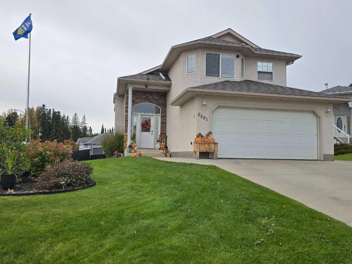 Property Photo:  5501 17 Avenue  AB T7E 1X1 