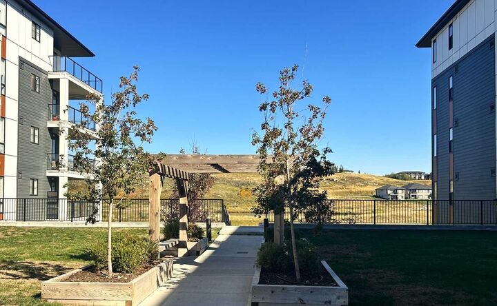 Property Photo:  15 Sage Meadows Landing NW 6211  AB T3P 1E5 