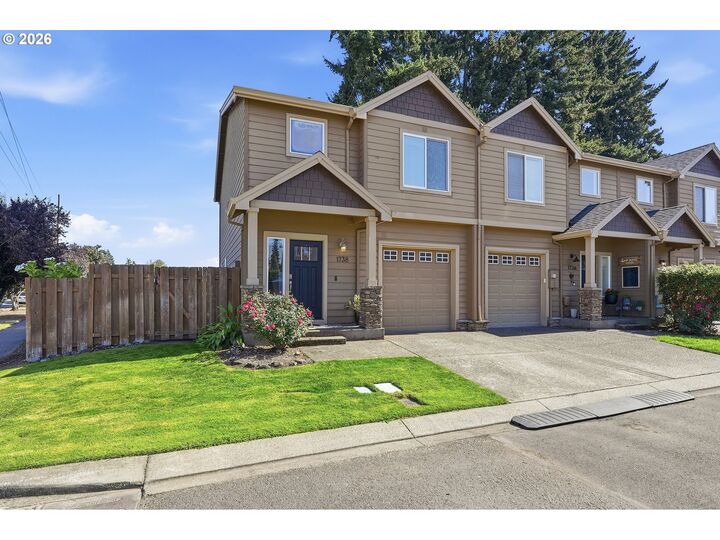 Property Photo:  1738 N Manzanita St  OR 97013 