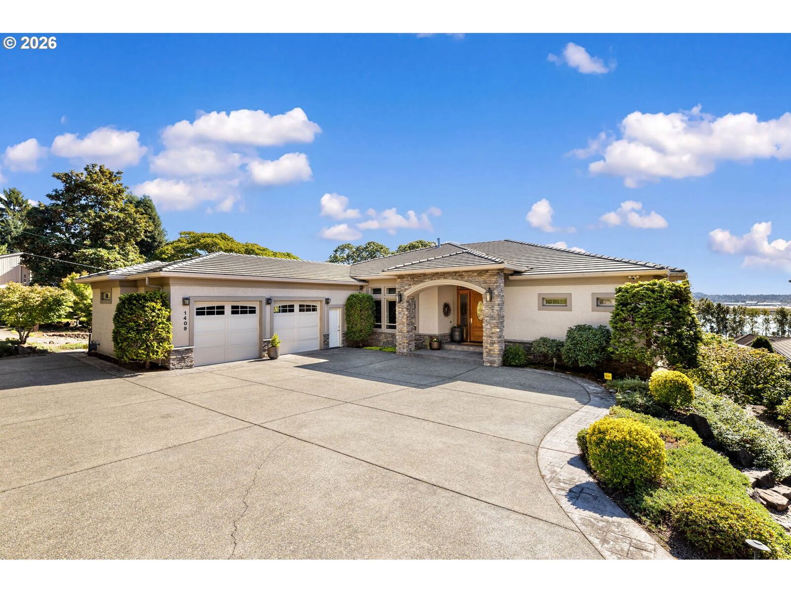 Property Photo:  1409 SE 75th Ct  WA 98664 