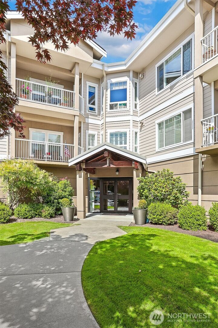 Property Photo:  1854 NW 195th Street 205  WA 98177 