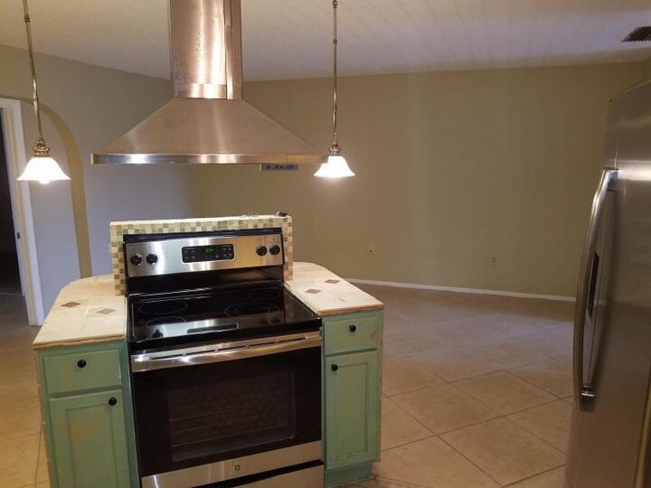 Property Photo:  5725 Fernley Drive E 7  FL 33415 