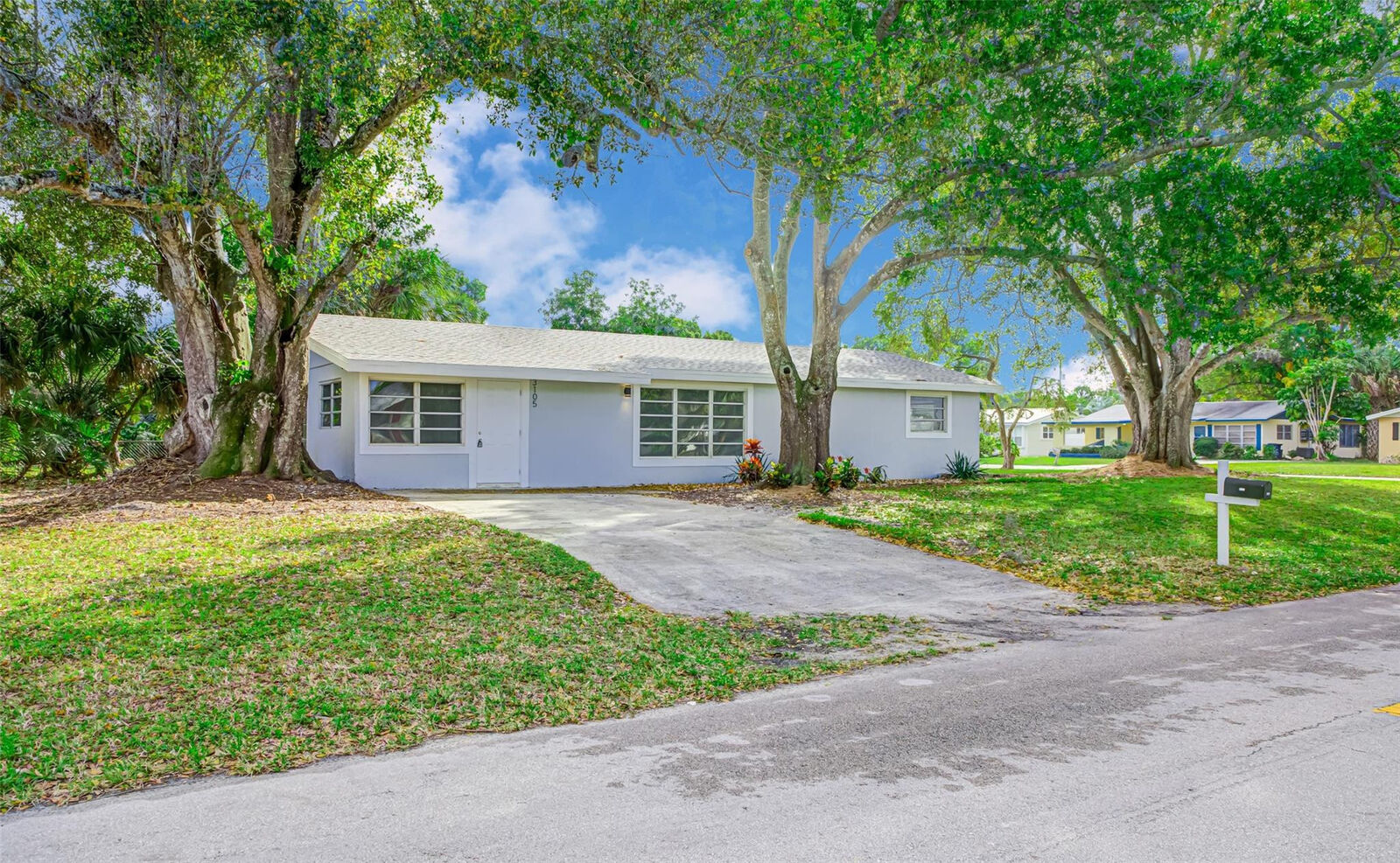 Property Photo:  3105 18th Street  FL 32960 
