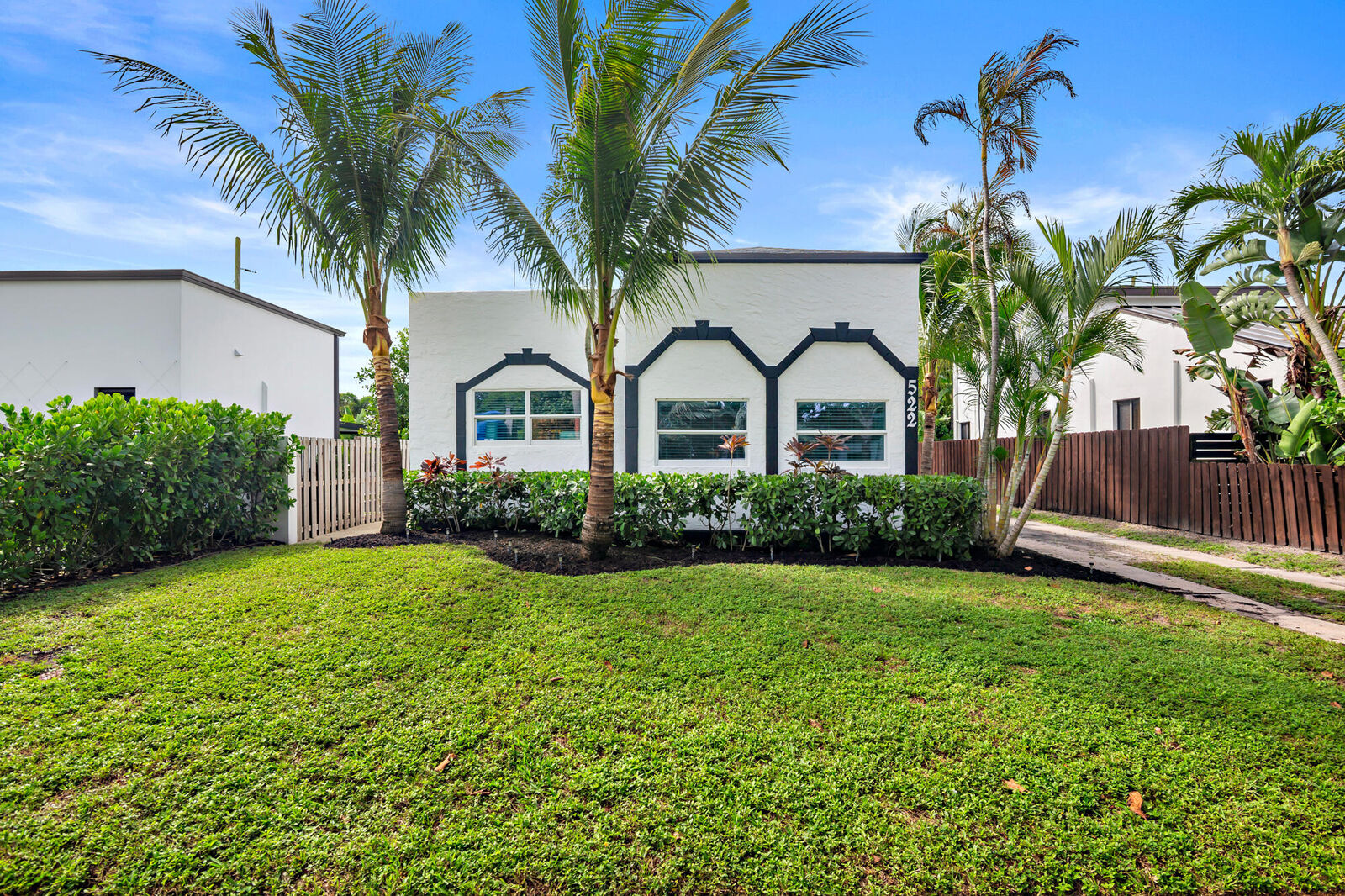 Property Photo: 522 Upland Road FL 33401