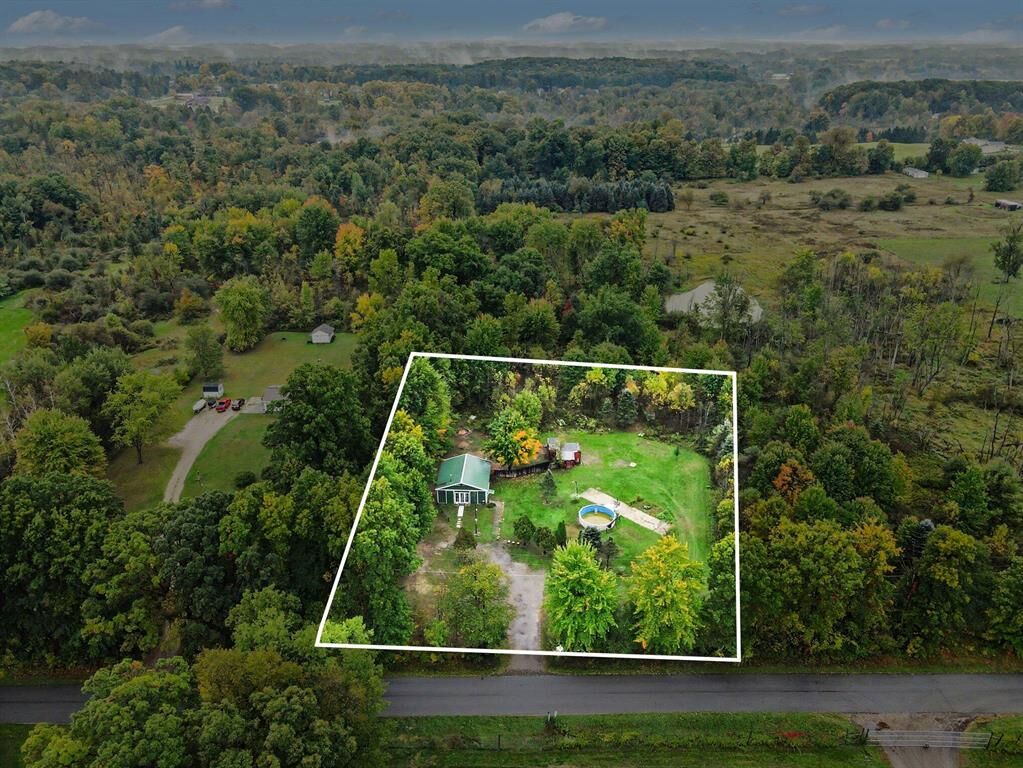 Property Photo: 2180 NE 19 Mile Road NE MI 49319